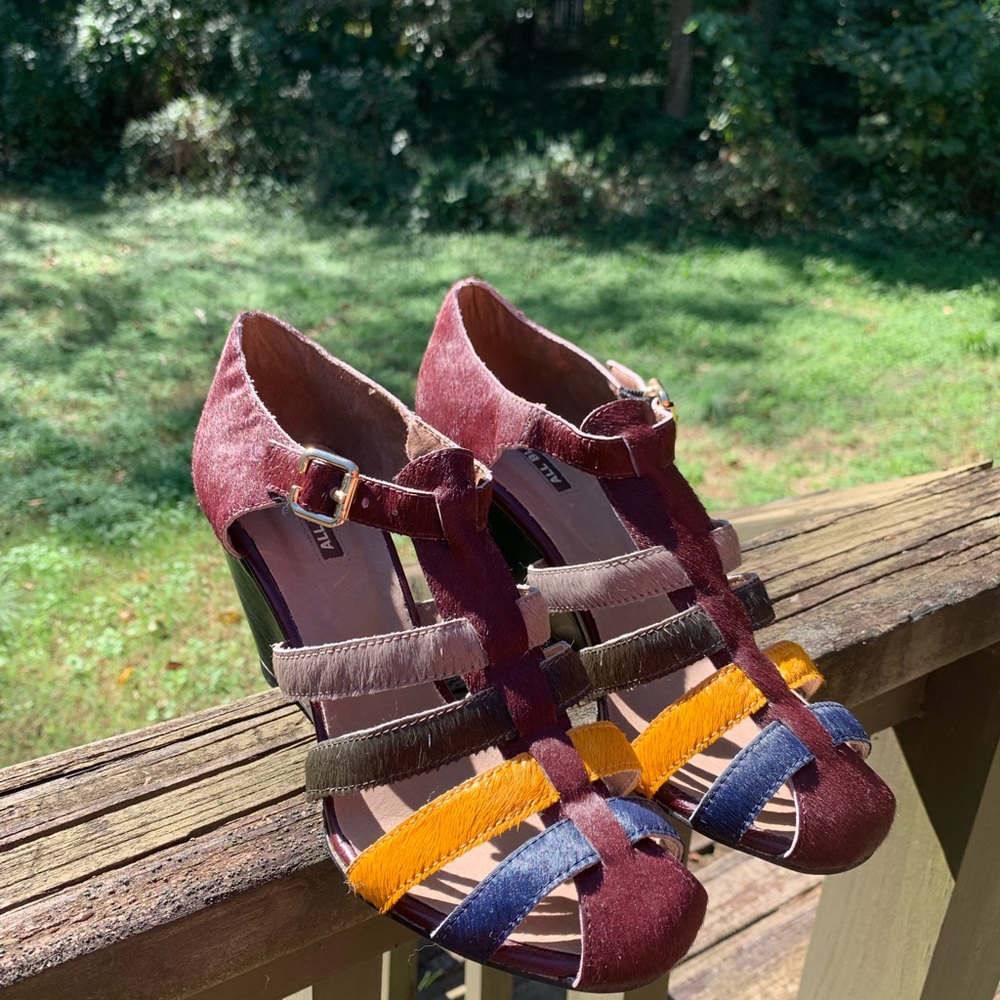 NWOT Cowhide Multi-Strap Wedge Heels - Picture 6 of 12